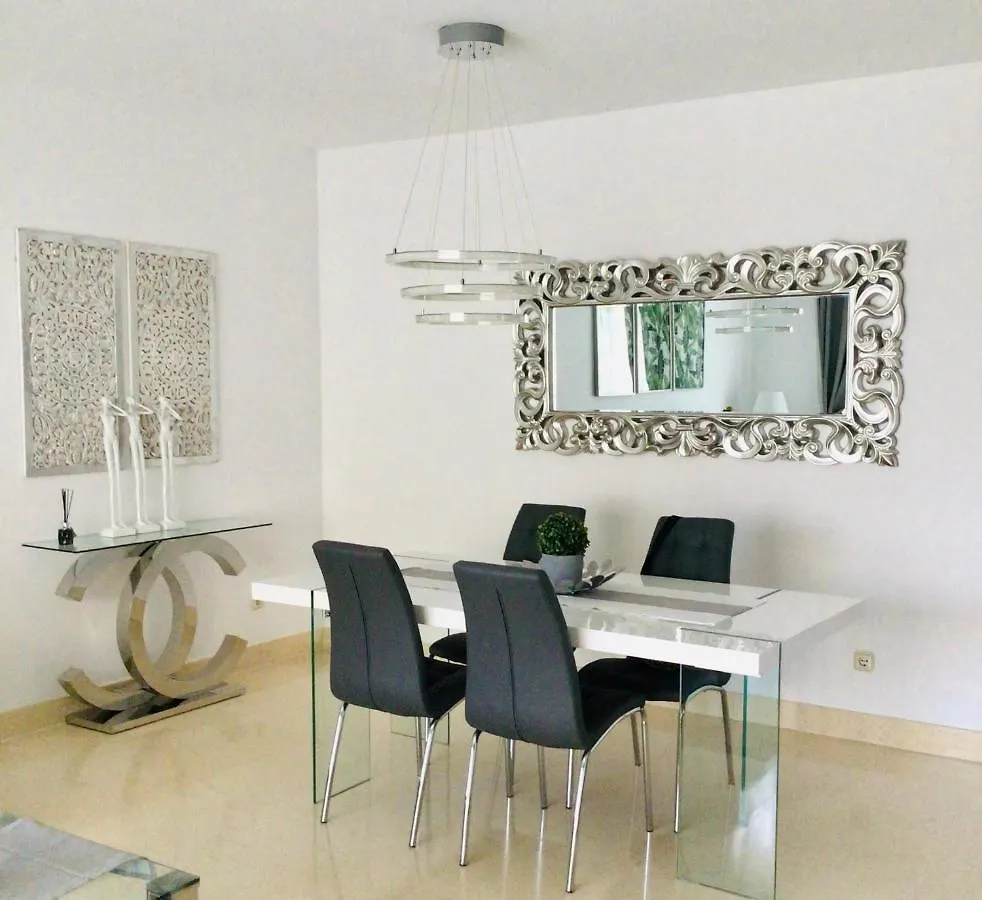 Capanes Del Golf Apartment Benahavis Spain